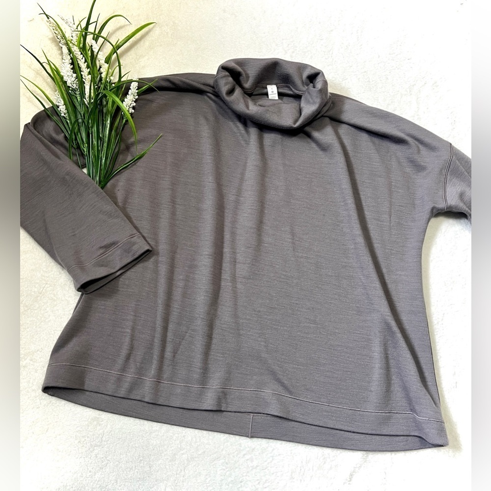Lululemon Athletica Merino Wool Principal Dancer Sweater - Size 6